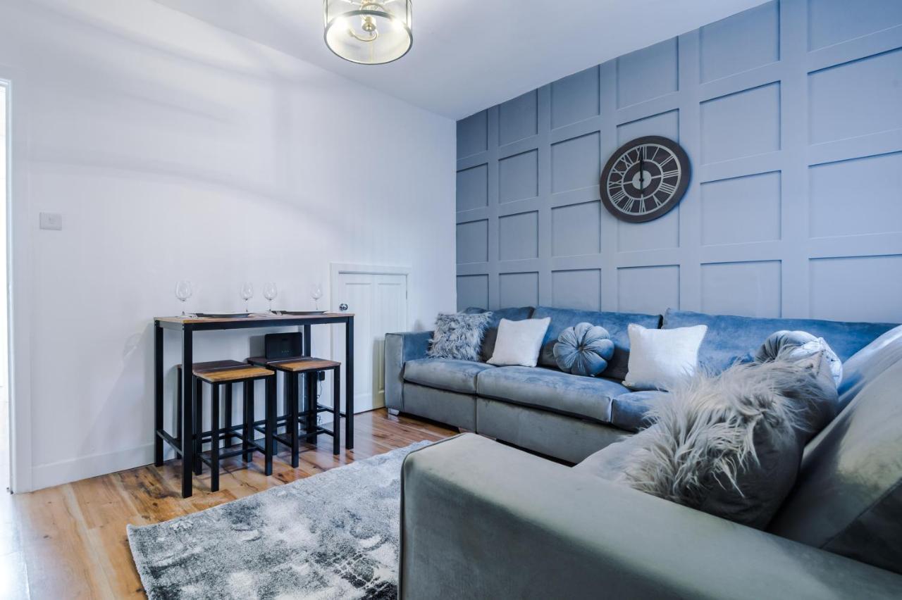 3 Bedroom House Manchester Hosted By Mcr Dens Exterior photo